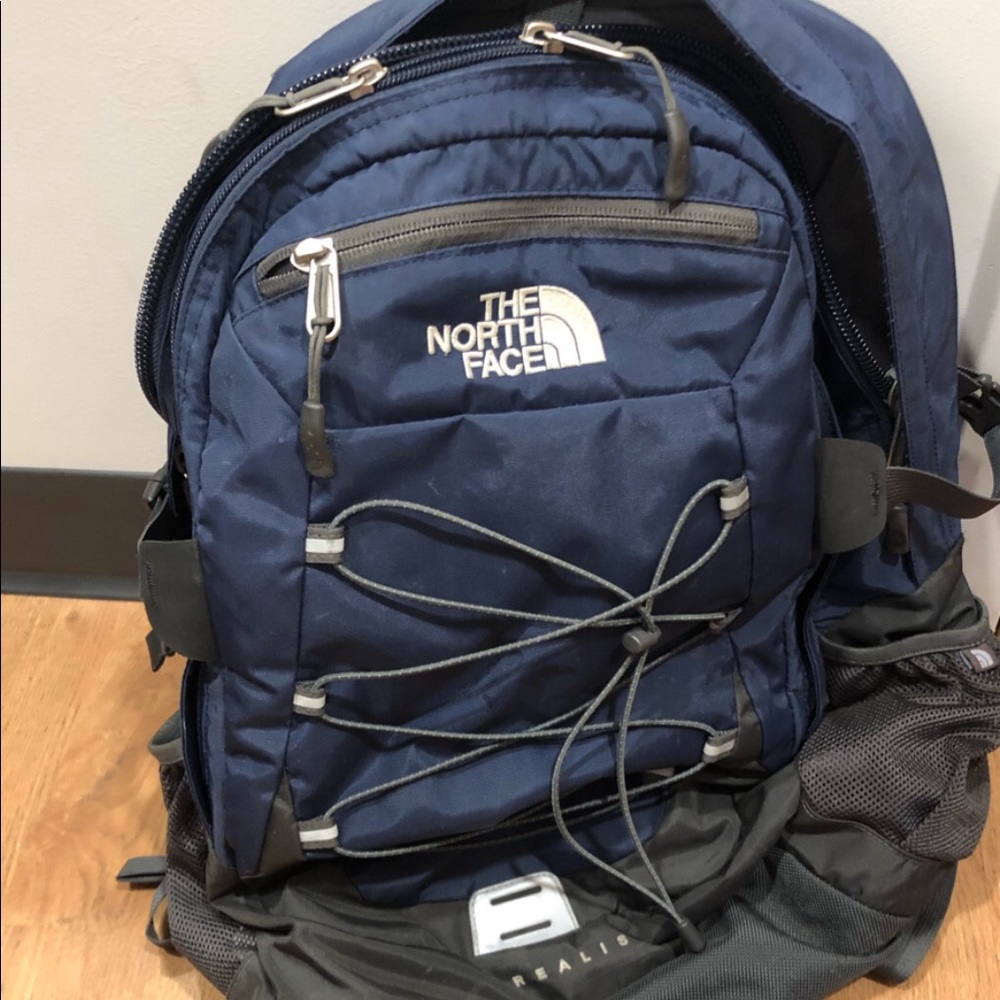 🚫SOLD🚫 North face borealis backpack